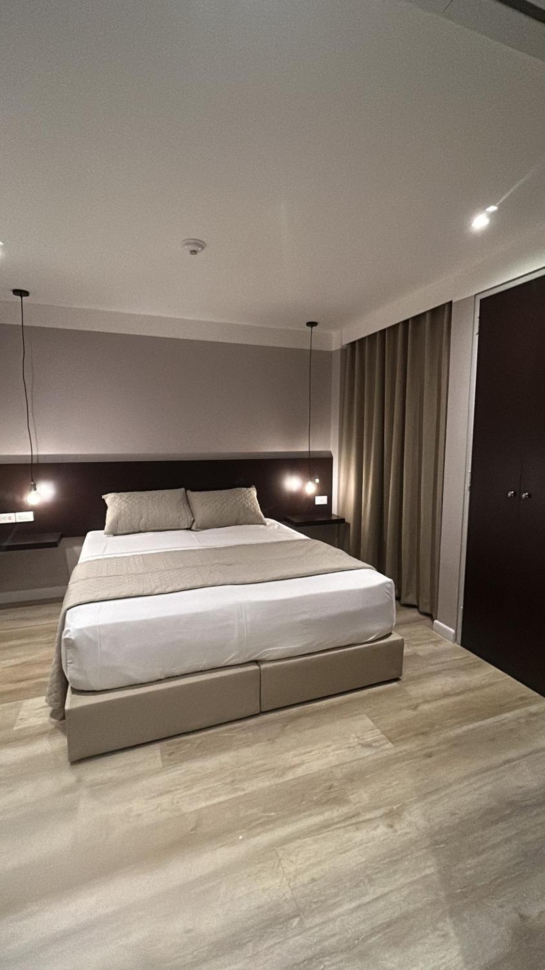 קראקס Hotel Grand Galaxie מראה חיצוני תמונה