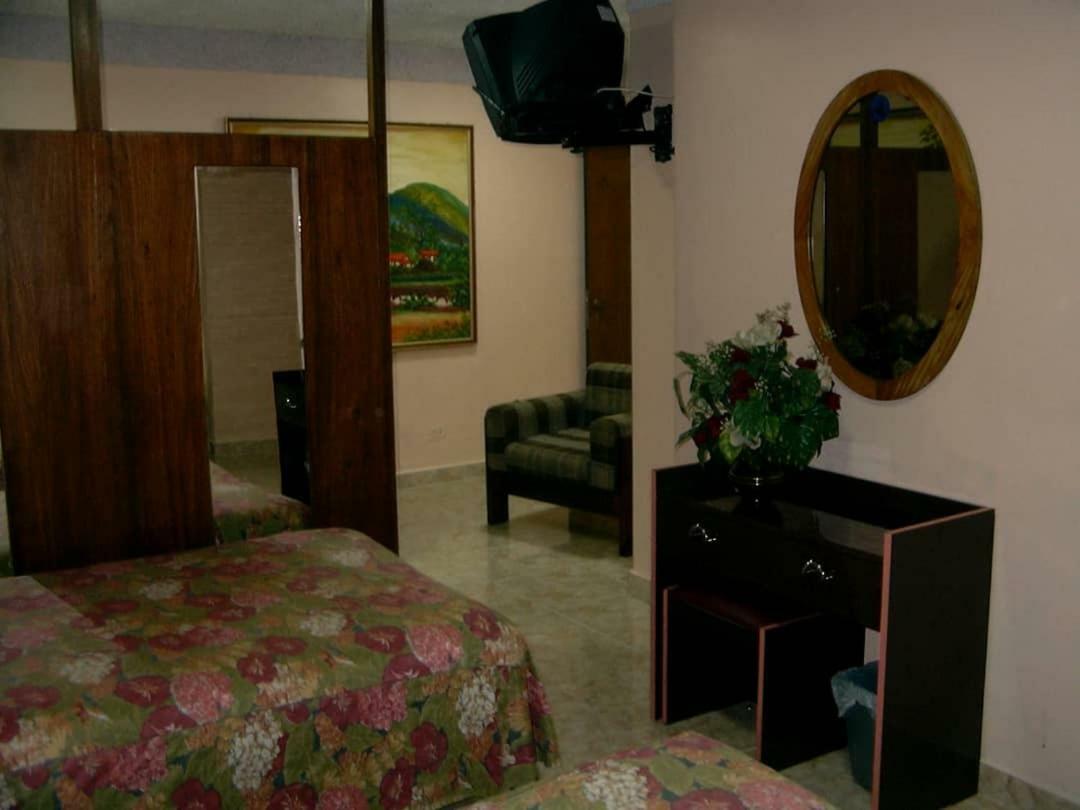 קראקס Hotel Grand Galaxie מראה חיצוני תמונה